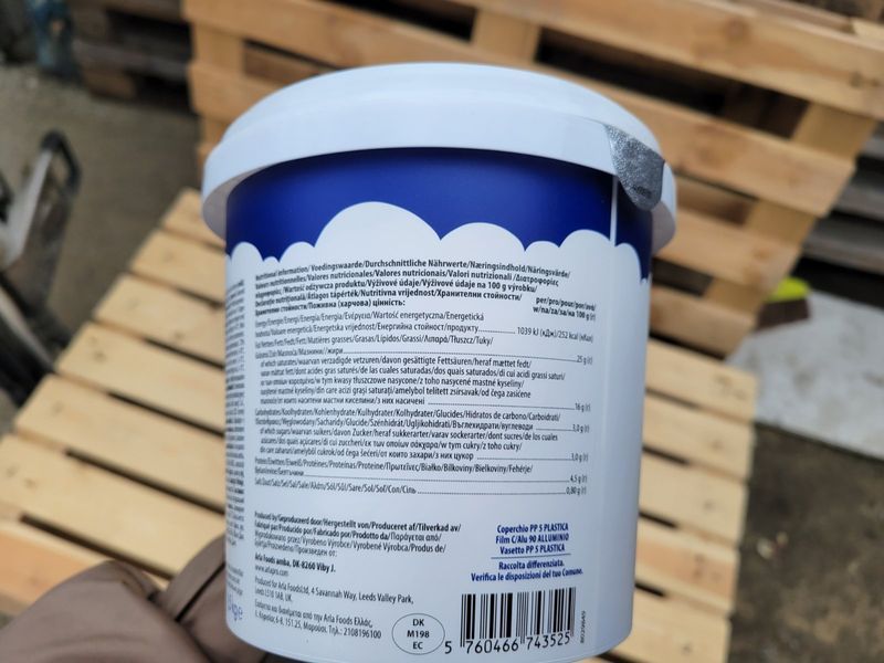 Крем-сир Арла в відрі Arla Cream Cheese Arla Pro 70% 1,5 kg 8029849 фото